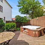 Central Studio Apartment