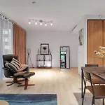 Premium Apartment Queen Downtown