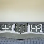 The Swan House - Reykjavik Apartments