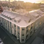 The Swan House - Reykjavik Apartments