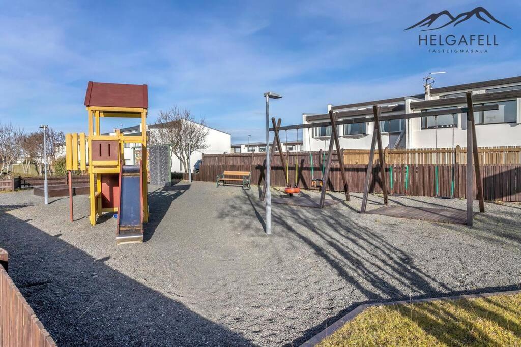 Modern And Spacious House In Seltjarnarnes. Villa