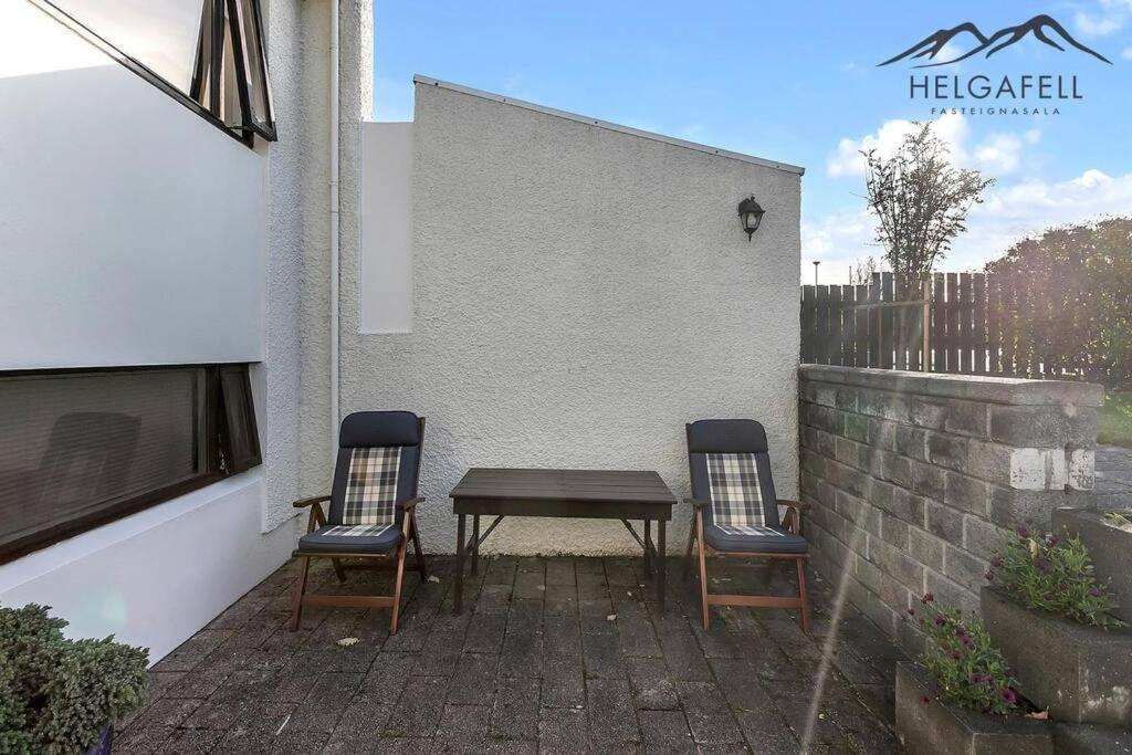 Villa Modern And Spacious House In Seltjarnarnes. *