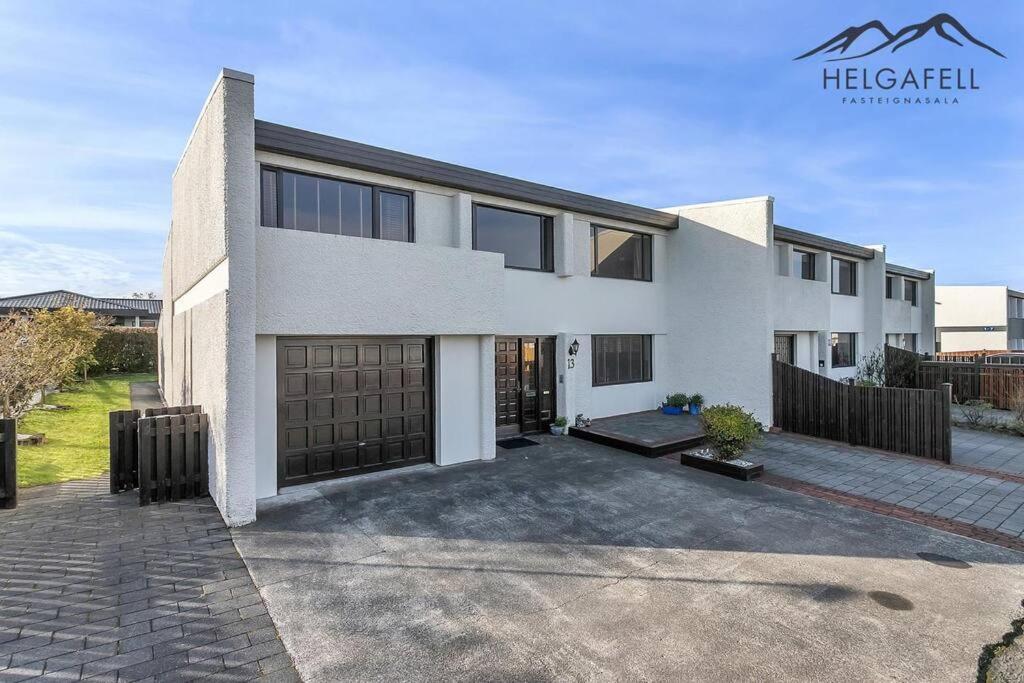 Modern And Spacious House In Seltjarnarnes. Villa *