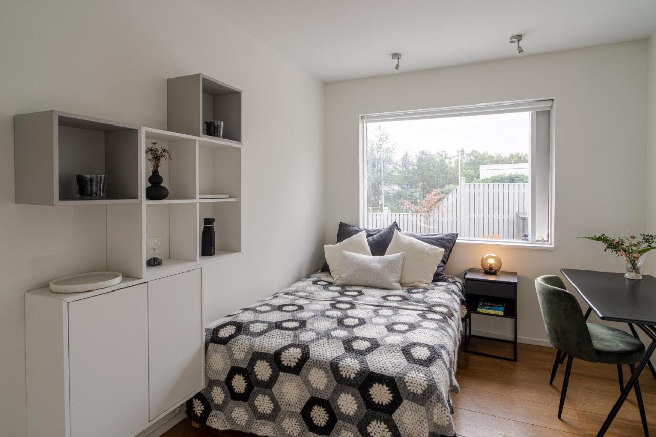 Stylish And Spacious Family Apartment *