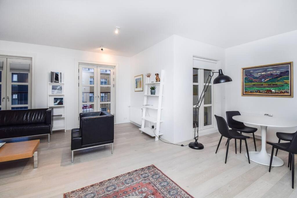 Apartment Point - Luxury - Surtsey