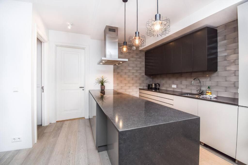 Point - Luxury - Surtsey Apartment *