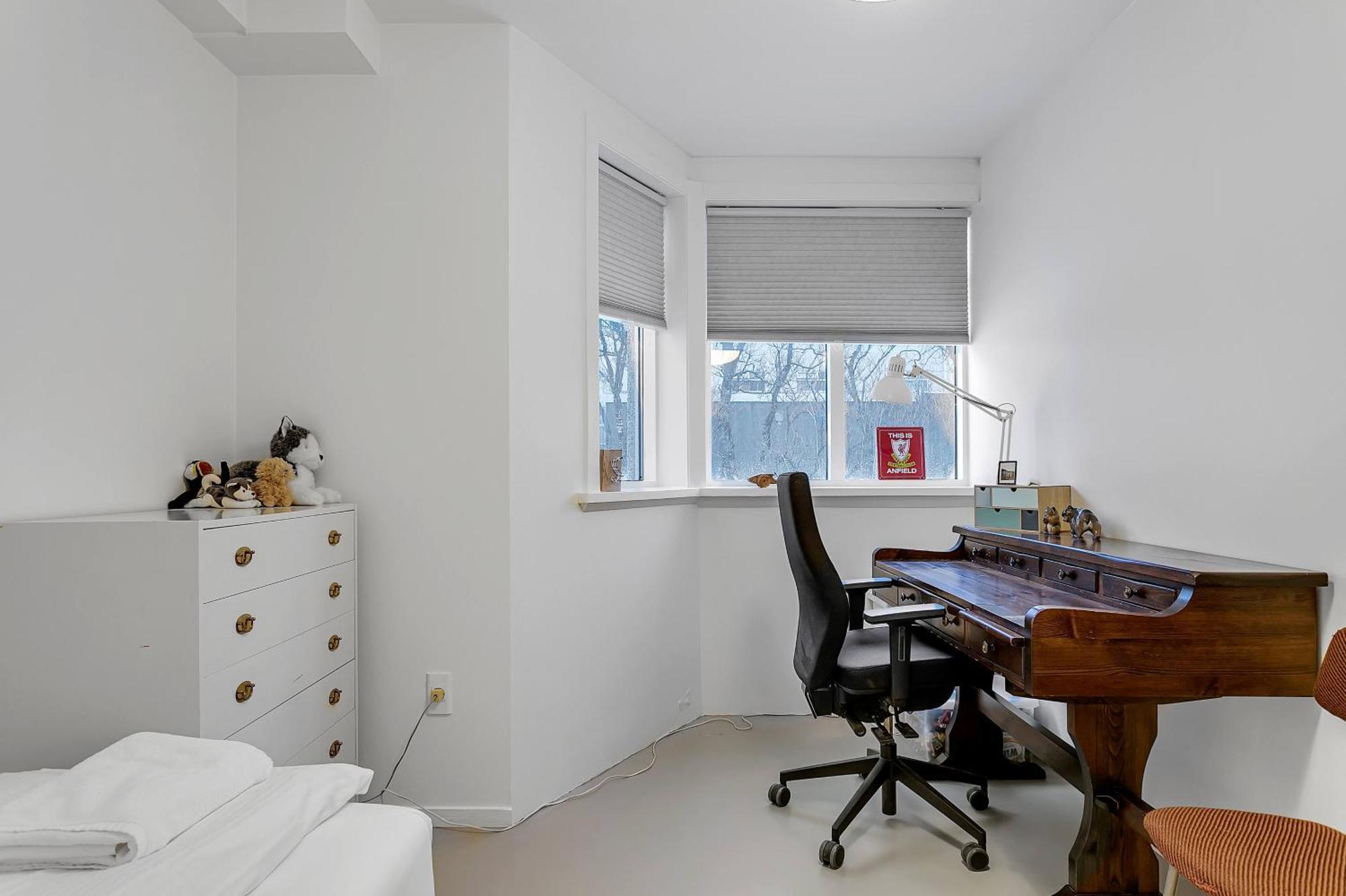 Spacious And - 3 Bedrooms Apartment