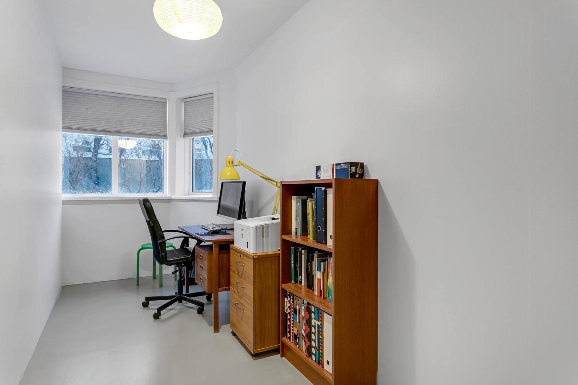 Spacious And - 3 Bedrooms