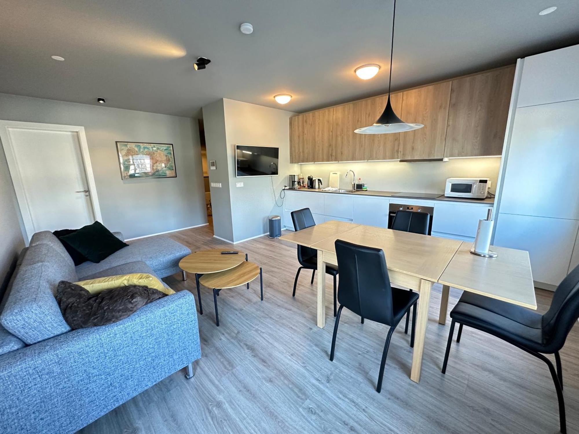 Modern 2 Bedroom In Kopavogur, Centrally Located. Apartment *