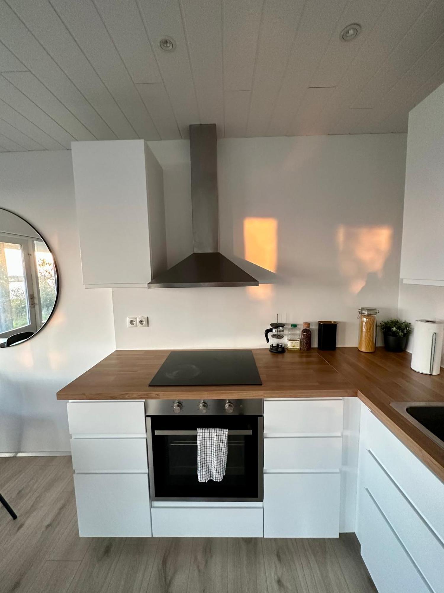 Apartment Charming 1-bedroom With Stunning View