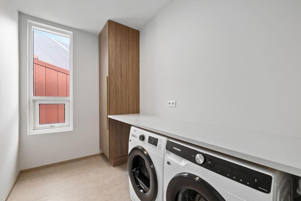 Skylight Lux 3br/2ba Center With Free Parking Reiquiavique