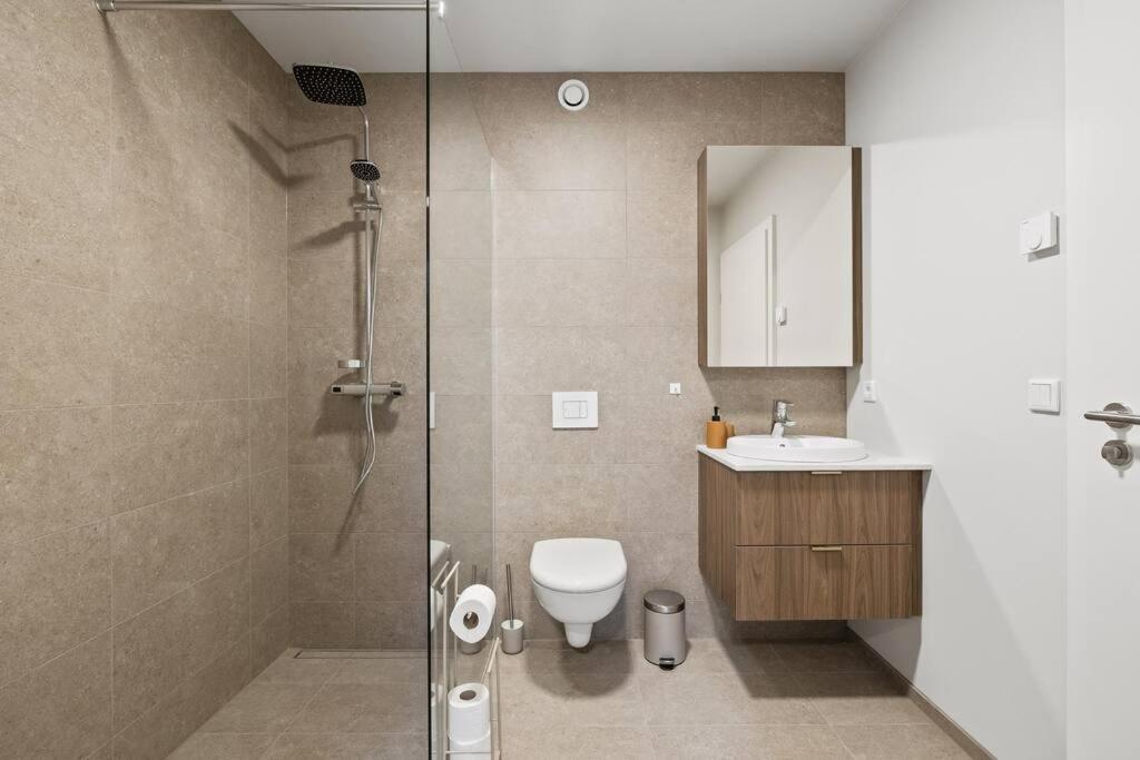 Skylight Lux 3br/2ba Center With Free Parking Apartamento *