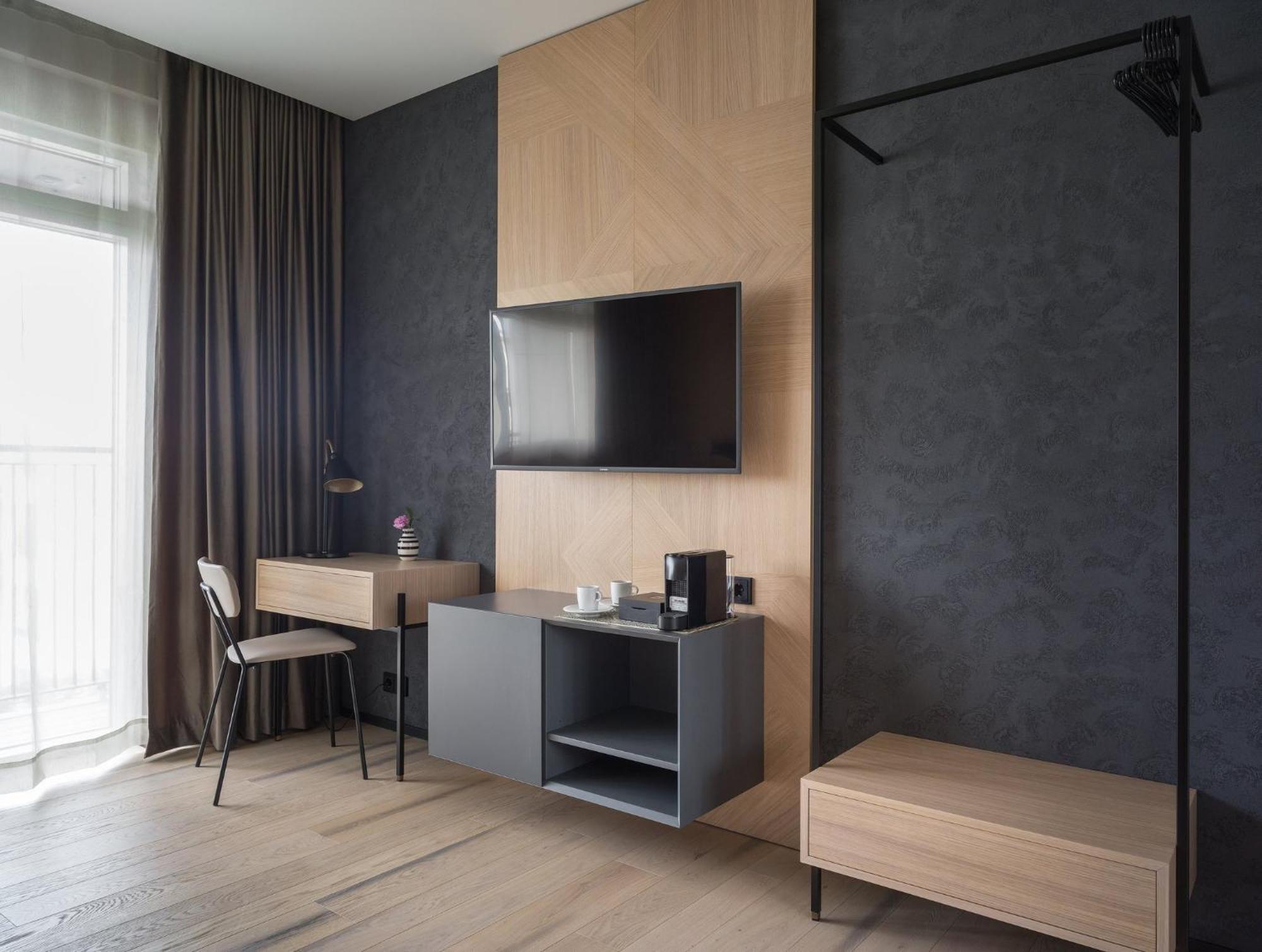 Lotus Hotel 3*