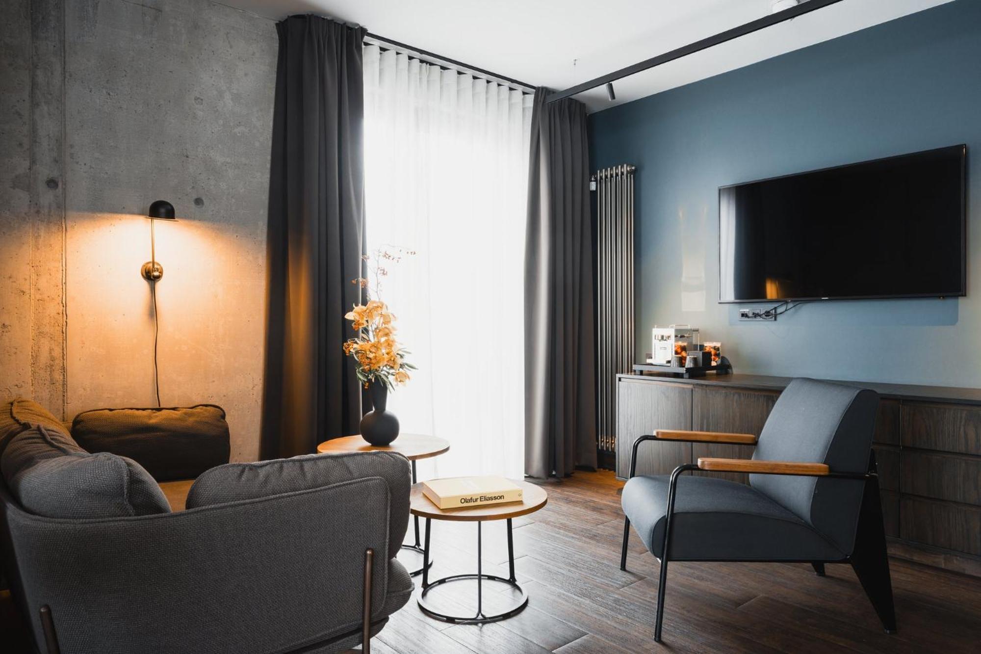Exeter Hotel 4*