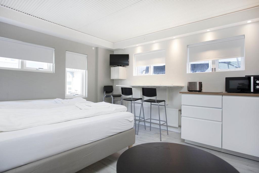 Apartment 101 Mar *