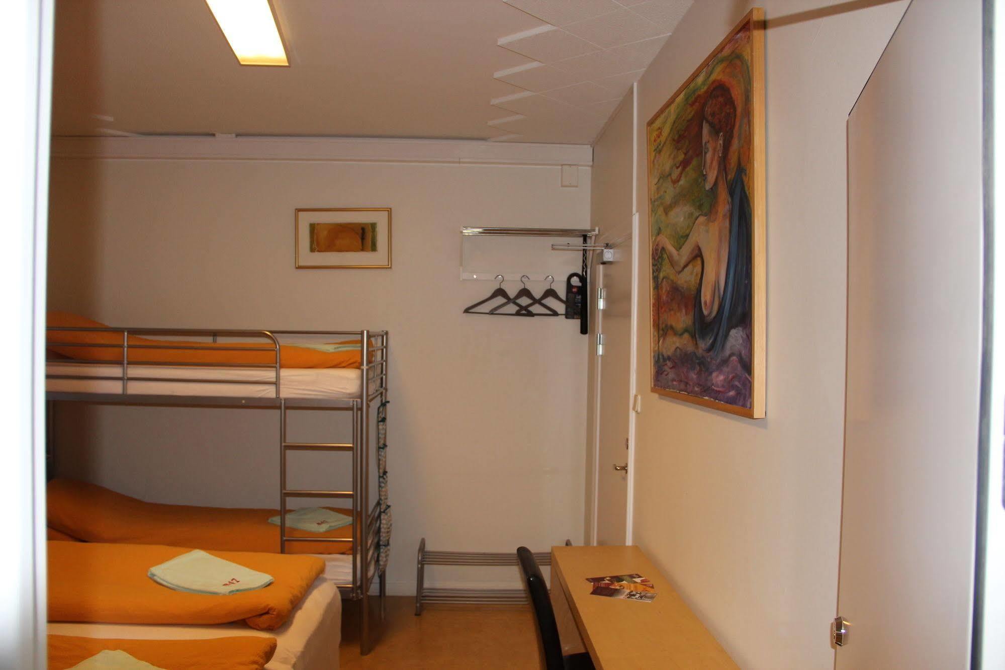 Hostel B47