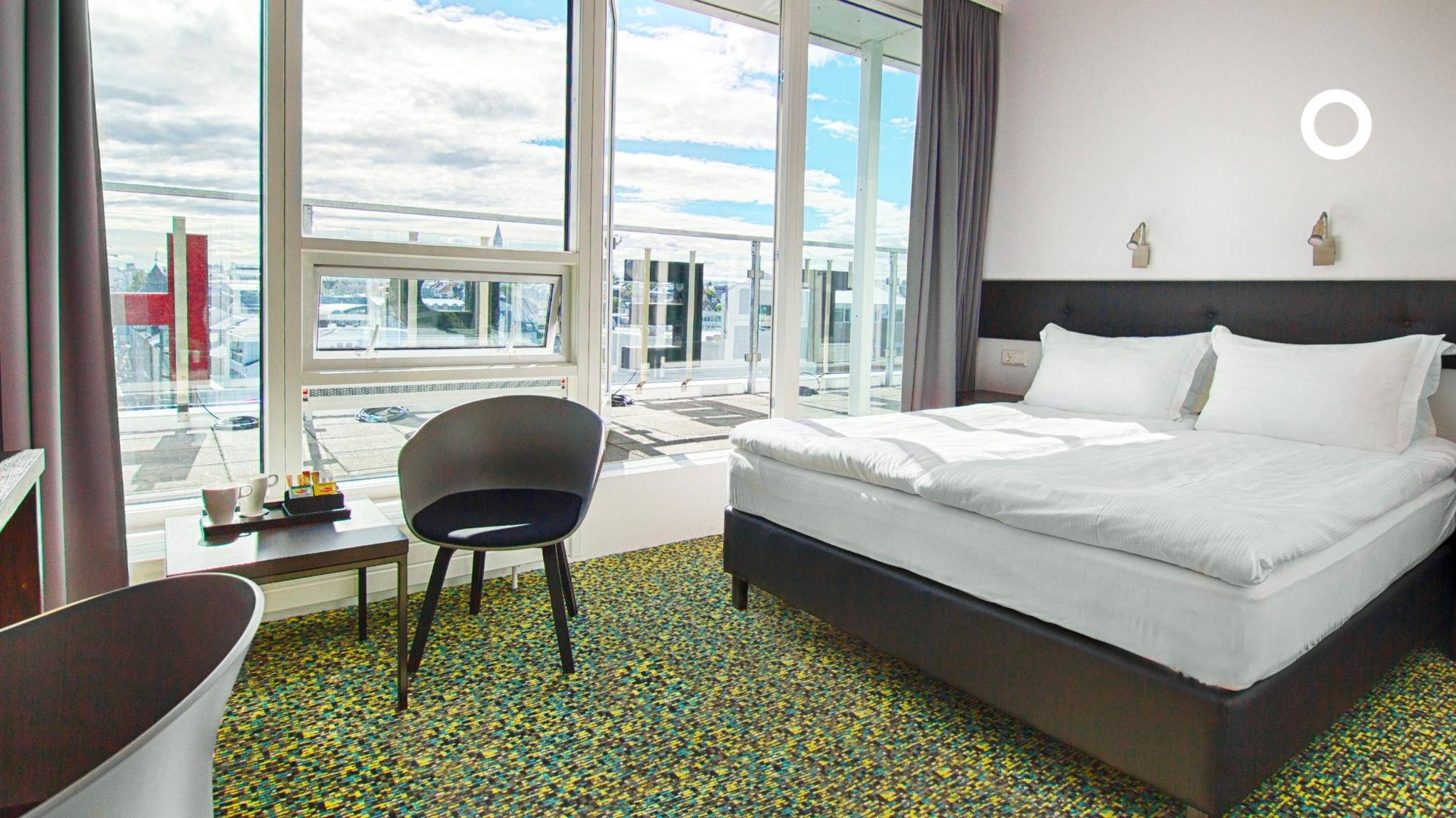 Center Plaza 4*