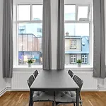 Sunny Central Reykjavik Apartment