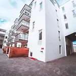 Luxury New Apt In Downtown