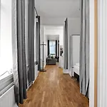 Sunny Central Reykjavik Apartment