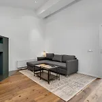 G5 - Penthouse Apartment