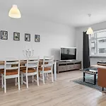 V53 Lovely 2 Bedroom Apartment In Reykjavik