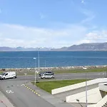 Charming, 2 Bedroom Seaside Apartment