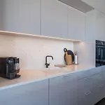 Ocean Breeze Luxury Apartment