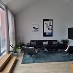 Fabulous Penthouse Apartment With Parking.