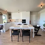 Cozy And Centrally Located Apartment In Reykjavik