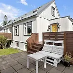 Cosy 3-Bedroom Family Friendly Apartment