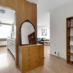 Lovely 3-Bedroom Apartment - Great Location