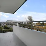 Lovely 3-Bedroom Apartment - Great Location