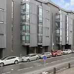 Cozy And Modern Apartment - Best Location In Reykjavik