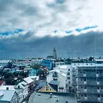 2X Bedroom Luxury Apartment With Amazing Views!