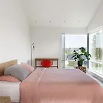 Modern Luxury Apartment - Ocean & Mountain Views