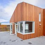 Modern Luxury Apartment - Ocean & Mountain Views