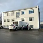 Lovely 1-Bedroom Apartment With Free Parking Space