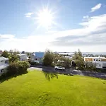 Overlooking The City, Bright & Cozy - Free Parking