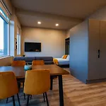 Center Apartments - Esja