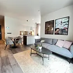 Modern Apt In Central Reykjavik