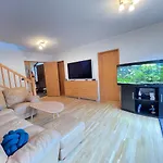 Cosy And Family Friendly House In Reykjavik Centrally Located In Laugardalur