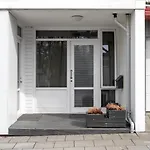 Cozy Studio Apartment - Quiet Neighborhood