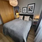 Cozy 2 - Bedroom Apartment In Amazing Location.