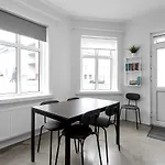 Cozy 2 Bedroom Apartment In Central Reykavik