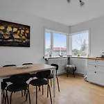 Cozy 2Br Apartment