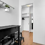 Bright 1Br Apartment With A View