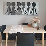 Cosy Apartment In The Old West Reykjavik Center