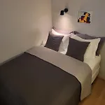 Cozy 2 - Bedroom Apartment In Amazing Location.