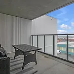 Modern 2Br Flat W/ Balcony